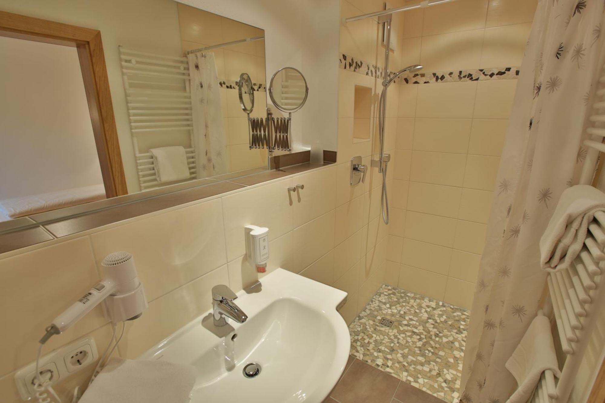 Pension Schweizerhaus Garni ไวอาร์น ห้อง รูปภาพ