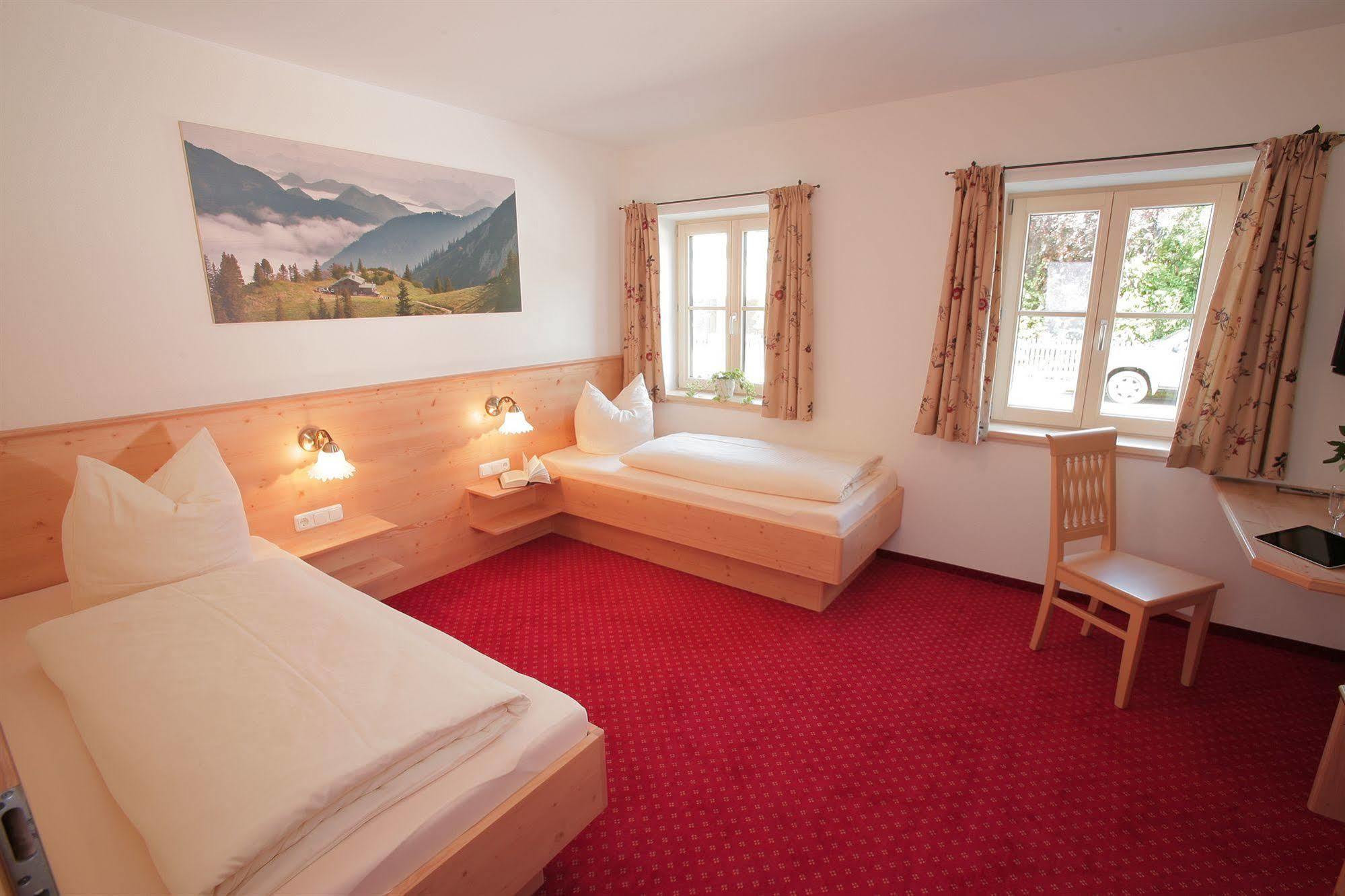 Pension Schweizerhaus Garni ไวอาร์น ภายนอก รูปภาพ