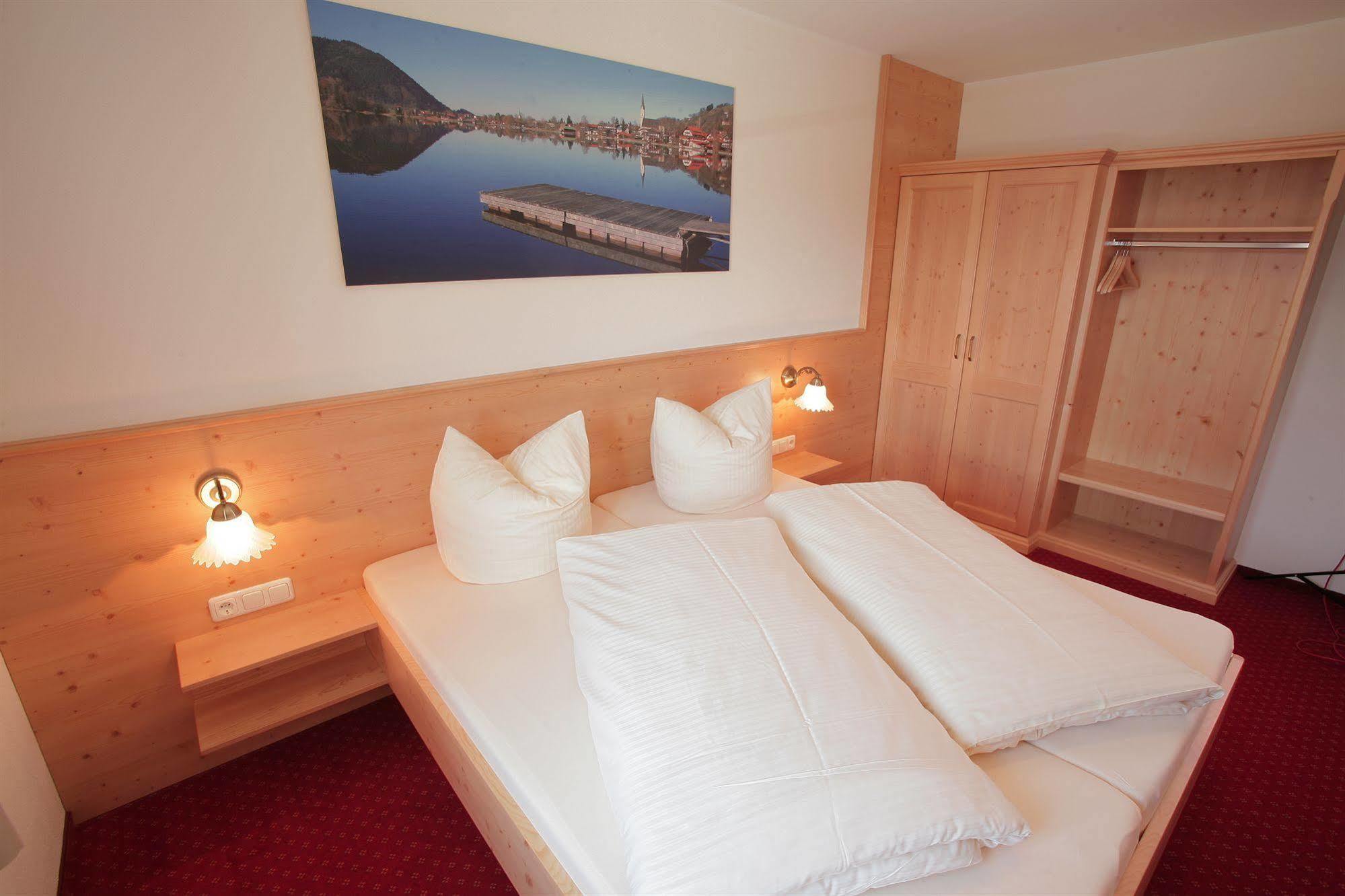 Pension Schweizerhaus Garni ไวอาร์น ภายนอก รูปภาพ