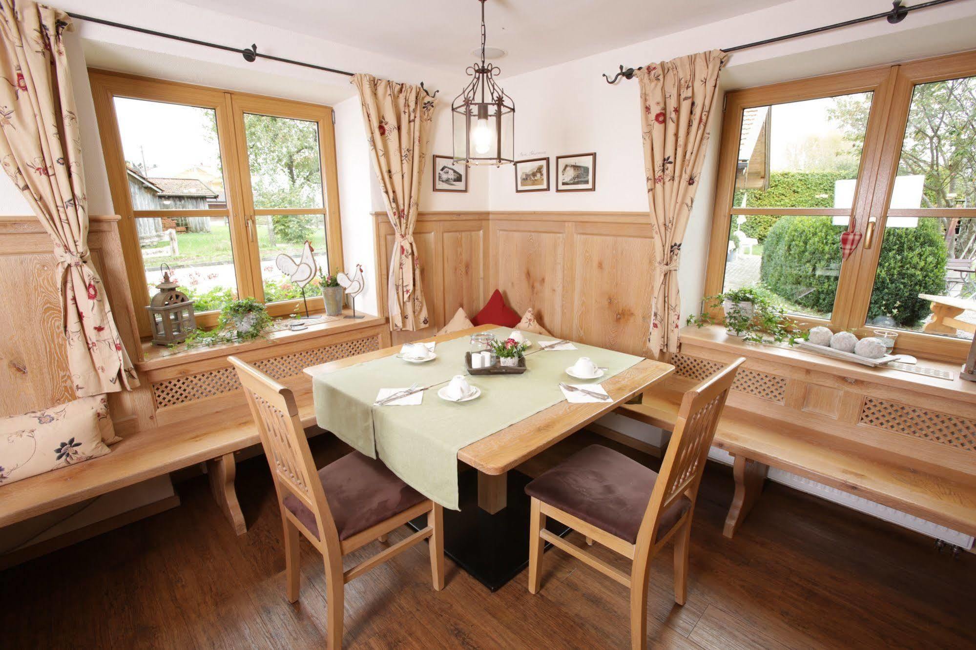 Pension Schweizerhaus Garni ไวอาร์น ภายนอก รูปภาพ