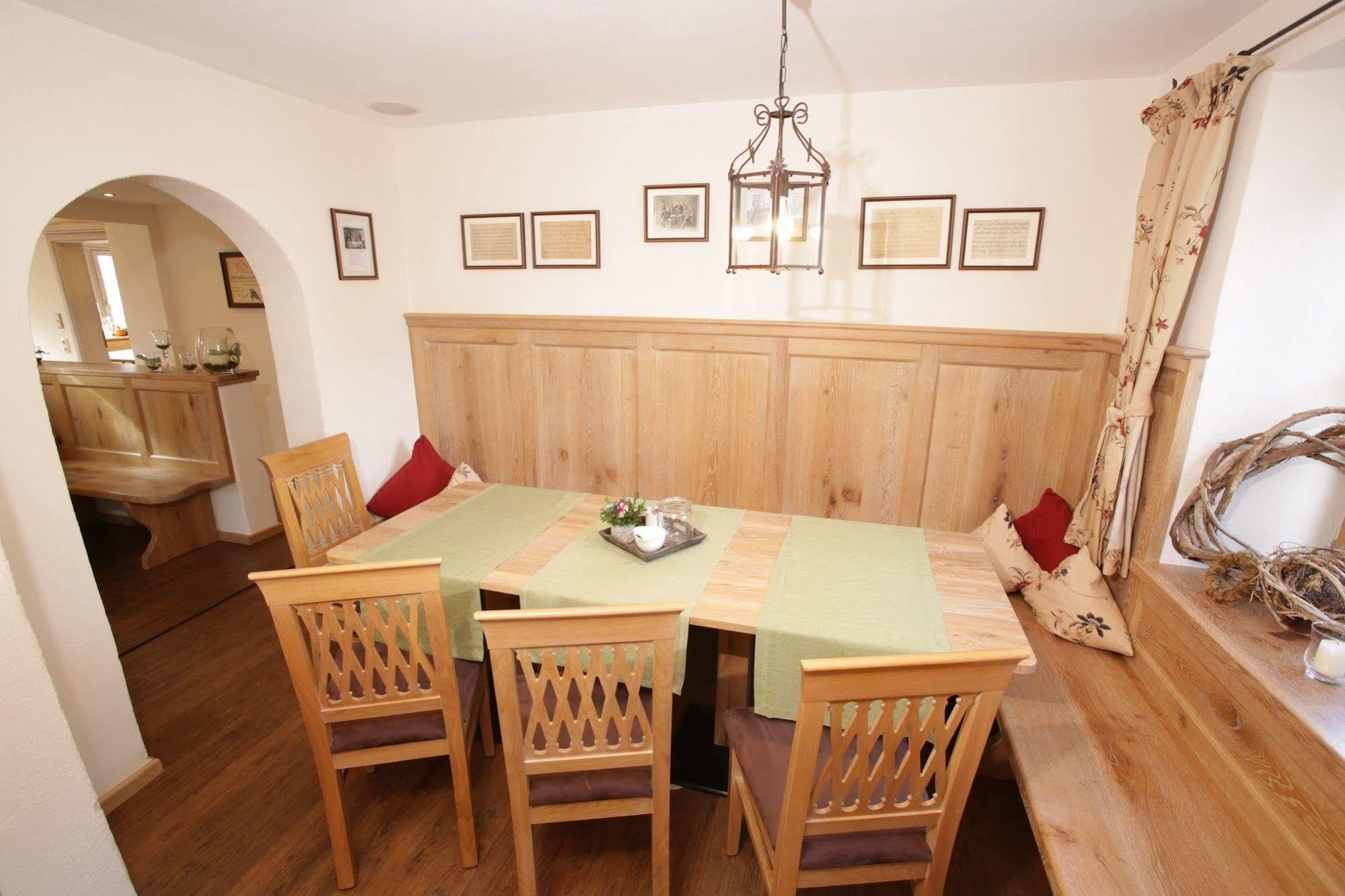 Pension Schweizerhaus Garni ไวอาร์น ภายนอก รูปภาพ