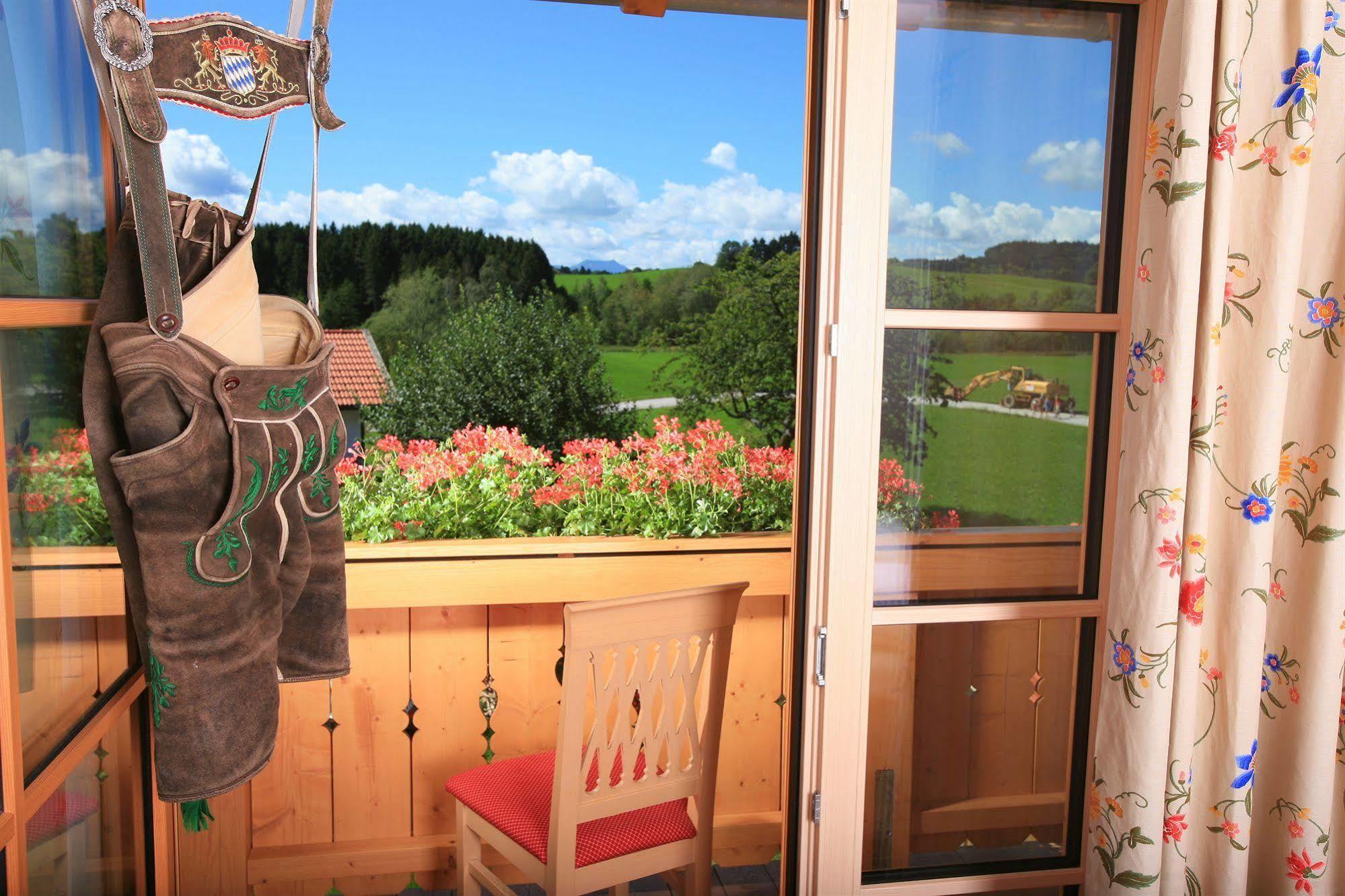 Pension Schweizerhaus Garni ไวอาร์น ภายนอก รูปภาพ